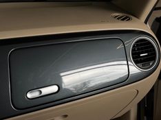 VOLKSWAGEN FUSCA 2.0 TSI 16V R-LINE 2013/2014 GRIFFCAR MULTIMARCAS DOIS IRMÃOS / Carros no Vale