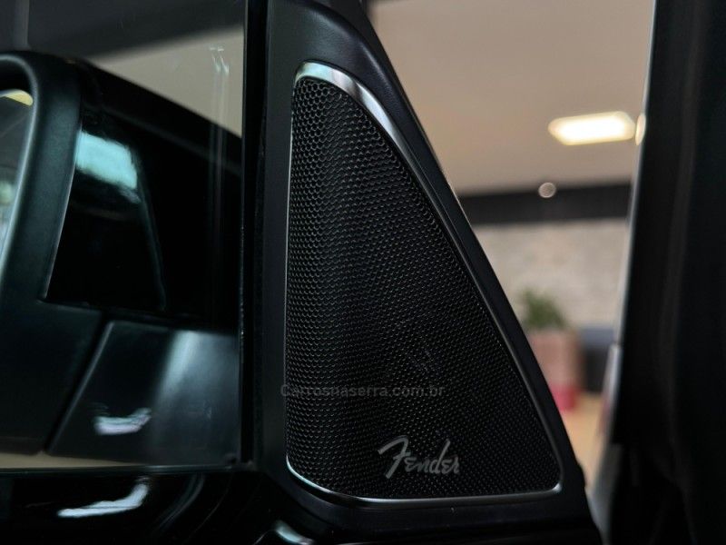 VOLKSWAGEN FUSCA 2.0 TSI 16V R-LINE 2013/2014 GRIFFCAR MULTIMARCAS DOIS IRMÃOS / Carros no Vale