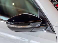 VOLKSWAGEN FUSCA 2.0 TSI 16V R-LINE 2013/2014 GRIFFCAR MULTIMARCAS DOIS IRMÃOS / Carros no Vale