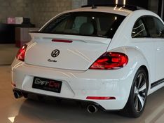 VOLKSWAGEN FUSCA 2.0 TSI 16V R-LINE 2013/2014 GRIFFCAR MULTIMARCAS DOIS IRMÃOS / Carros no Vale