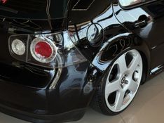 VOLKSWAGEN GOLF 1.6 MI SPORTLINE 8V 2013/2013 GRIFFCAR MULTIMARCAS DOIS IRMÃOS / Carros no Vale