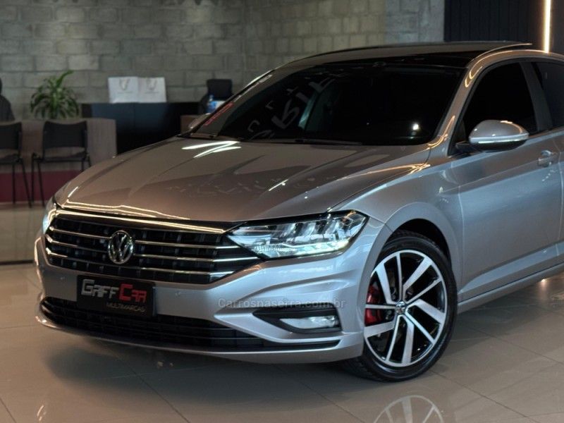 VOLKSWAGEN JETTA 1.4 16V TSI COMFORTLINE TIPTRONIC 2019/2020 GRIFFCAR MULTIMARCAS DOIS IRMÃOS / Carros no Vale