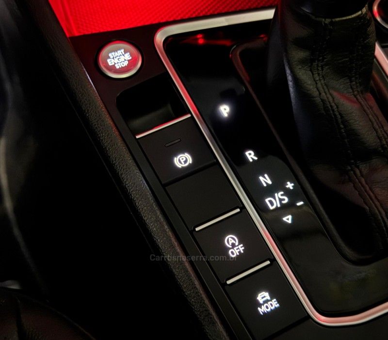 VOLKSWAGEN JETTA 1.4 16V TSI COMFORTLINE TIPTRONIC 2019/2020 GRIFFCAR MULTIMARCAS DOIS IRMÃOS / Carros no Vale