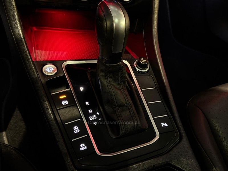 VOLKSWAGEN JETTA 1.4 16V TSI COMFORTLINE TIPTRONIC 2019/2020 GRIFFCAR MULTIMARCAS DOIS IRMÃOS / Carros no Vale