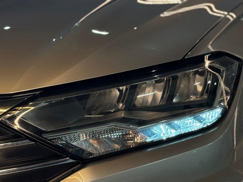 VOLKSWAGEN JETTA 1.4 16V TSI COMFORTLINE TIPTRONIC 2019/2020 GRIFFCAR MULTIMARCAS DOIS IRMÃOS / Carros no Vale
