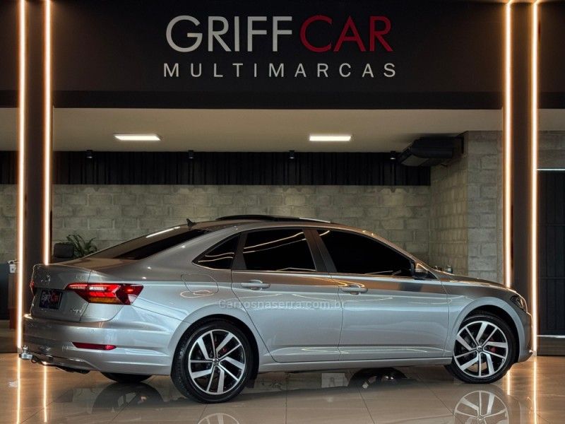 VOLKSWAGEN JETTA 1.4 16V TSI COMFORTLINE TIPTRONIC 2019/2020 GRIFFCAR MULTIMARCAS DOIS IRMÃOS / Carros no Vale