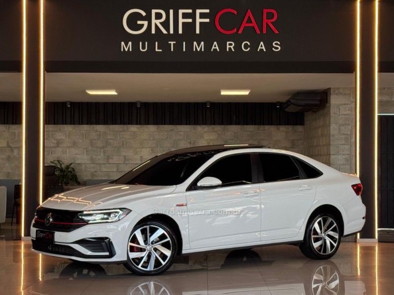 VOLKSWAGEN JETTA 2.0 16V TSI GLI 350 2020/2020 GRIFFCAR MULTIMARCAS DOIS IRMÃOS / Carros no Vale
