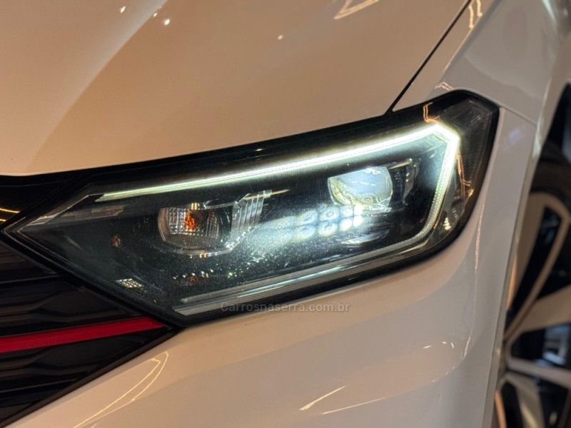 VOLKSWAGEN JETTA 2.0 16V TSI GLI 350 2020/2020 GRIFFCAR MULTIMARCAS DOIS IRMÃOS / Carros no Vale