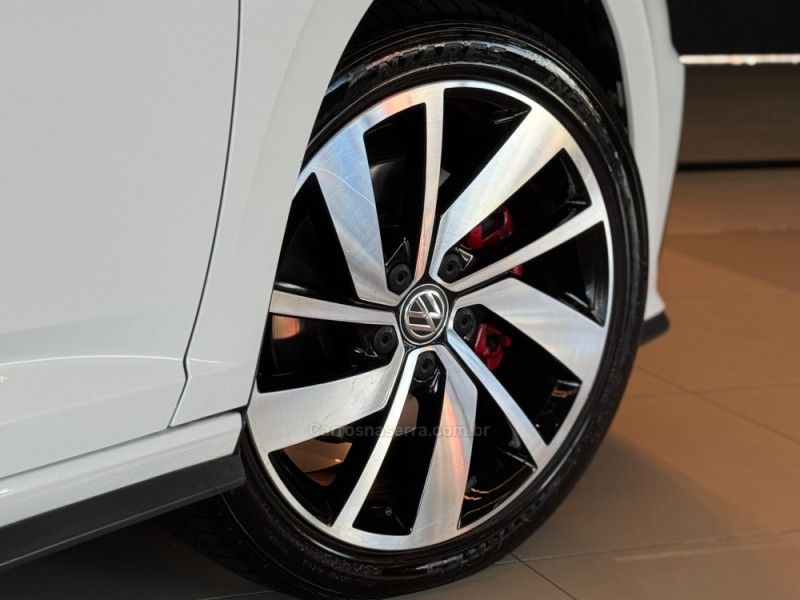 VOLKSWAGEN JETTA 2.0 16V TSI GLI 350 2020/2020 GRIFFCAR MULTIMARCAS DOIS IRMÃOS / Carros no Vale