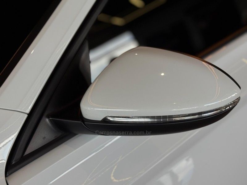 VOLKSWAGEN JETTA 2.0 16V TSI GLI 350 2020/2020 GRIFFCAR MULTIMARCAS DOIS IRMÃOS / Carros no Vale