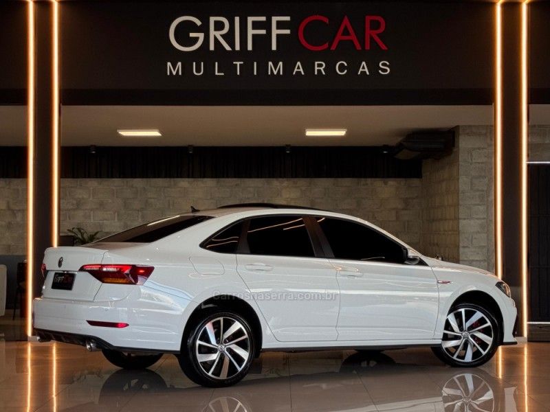 VOLKSWAGEN JETTA 2.0 16V TSI GLI 350 2020/2020 GRIFFCAR MULTIMARCAS DOIS IRMÃOS / Carros no Vale