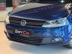 VOLKSWAGEN JETTA 2.0 COMFORTLINE TIPTRONIC 2011/2012 GRIFFCAR MULTIMARCAS DOIS IRMÃOS / Carros no Vale