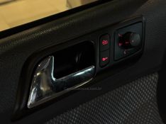 VOLKSWAGEN POLO 1.6 MI 8V 2009/2010 GRIFFCAR MULTIMARCAS DOIS IRMÃOS / Carros no Vale