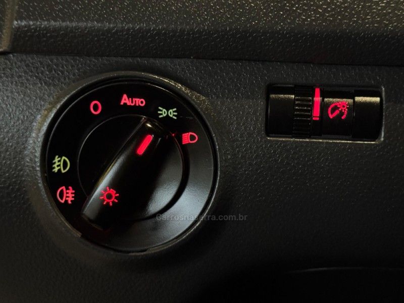 VOLKSWAGEN POLO 1.6 MI 8V 2009/2010 GRIFFCAR MULTIMARCAS DOIS IRMÃOS / Carros no Vale