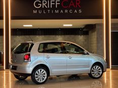 VOLKSWAGEN POLO 1.6 MI 8V 2009/2010 GRIFFCAR MULTIMARCAS DOIS IRMÃOS / Carros no Vale