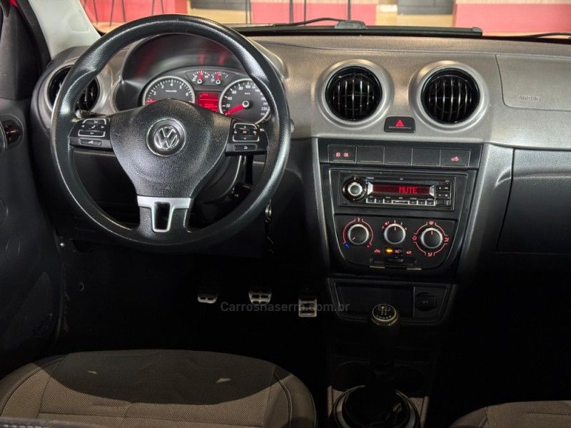 VOLKSWAGEN SAVEIRO 1.6 CROSS CE 8V 2012/2013 GRIFFCAR MULTIMARCAS DOIS IRMÃOS / Carros no Vale