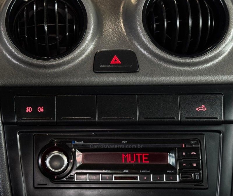 VOLKSWAGEN SAVEIRO 1.6 CROSS CE 8V 2012/2013 GRIFFCAR MULTIMARCAS DOIS IRMÃOS / Carros no Vale