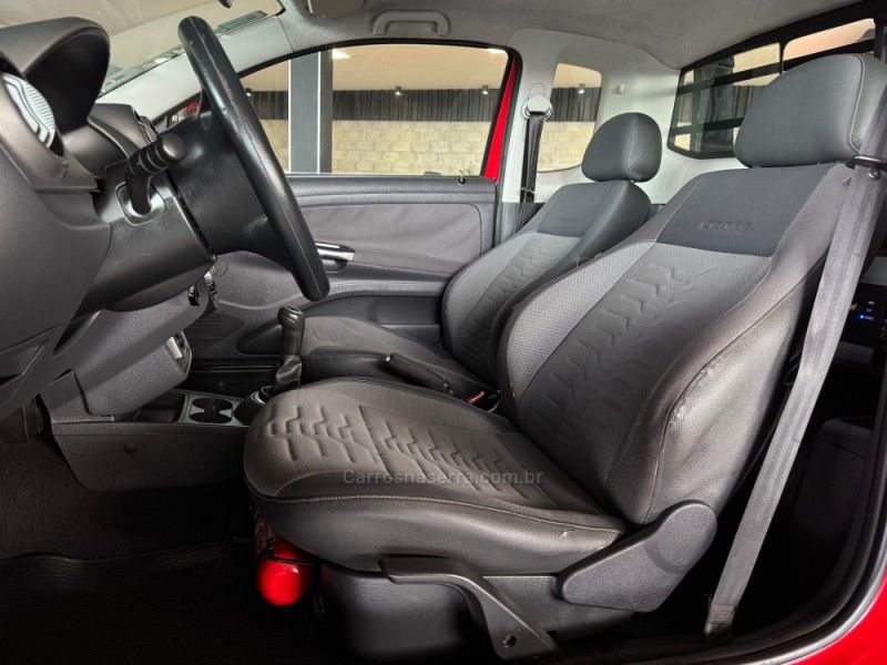 VOLKSWAGEN SAVEIRO 1.6 CROSS CE 8V 2012/2013 GRIFFCAR MULTIMARCAS DOIS IRMÃOS / Carros no Vale