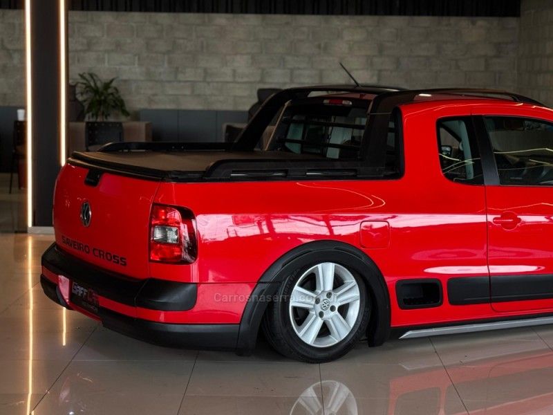 VOLKSWAGEN SAVEIRO 1.6 CROSS CE 8V 2012/2013 GRIFFCAR MULTIMARCAS DOIS IRMÃOS / Carros no Vale