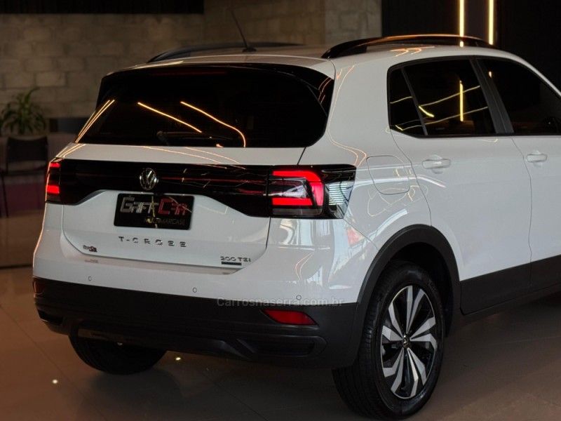 VOLKSWAGEN T-CROSS 1.0 TSI 200 12V 2019/2020 GRIFFCAR MULTIMARCAS DOIS IRMÃOS / Carros no Vale
