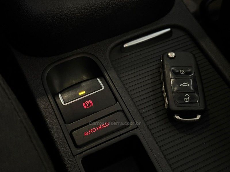 VOLKSWAGEN TIGUAN 2.0 TSI 16V TURBO TIPTRONIC 2012/2012 GRIFFCAR MULTIMARCAS DOIS IRMÃOS / Carros no Vale