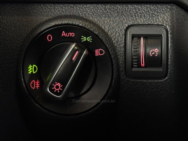 VOLKSWAGEN TIGUAN 2.0 TSI 16V TURBO TIPTRONIC 2012/2012 GRIFFCAR MULTIMARCAS DOIS IRMÃOS / Carros no Vale