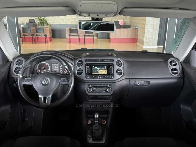 VOLKSWAGEN TIGUAN 2.0 TSI 16V TURBO TIPTRONIC 2012/2012 GRIFFCAR MULTIMARCAS DOIS IRMÃOS / Carros no Vale