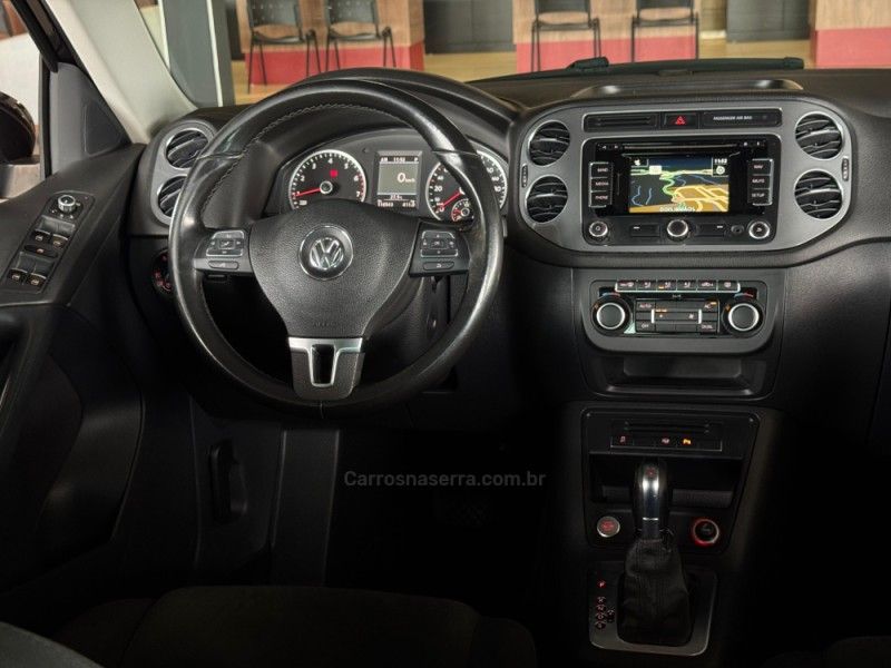 VOLKSWAGEN TIGUAN 2.0 TSI 16V TURBO TIPTRONIC 2012/2012 GRIFFCAR MULTIMARCAS DOIS IRMÃOS / Carros no Vale