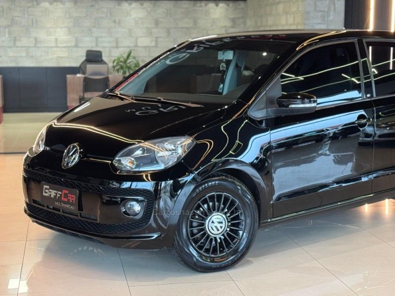 VOLKSWAGEN UP 1.0 TSI MOVE UP 12V 2015/2016 GRIFFCAR MULTIMARCAS DOIS IRMÃOS / Carros no Vale