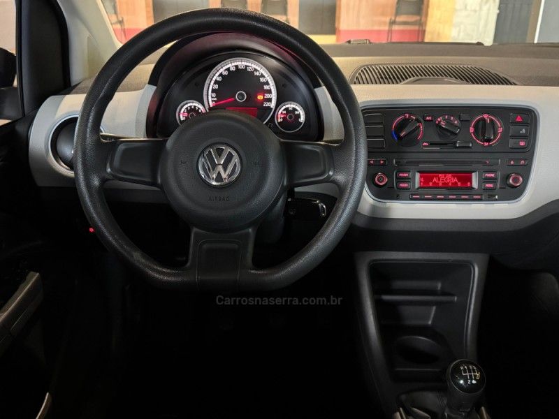 VOLKSWAGEN UP 1.0 TSI MOVE UP 12V 2015/2016 GRIFFCAR MULTIMARCAS DOIS IRMÃOS / Carros no Vale