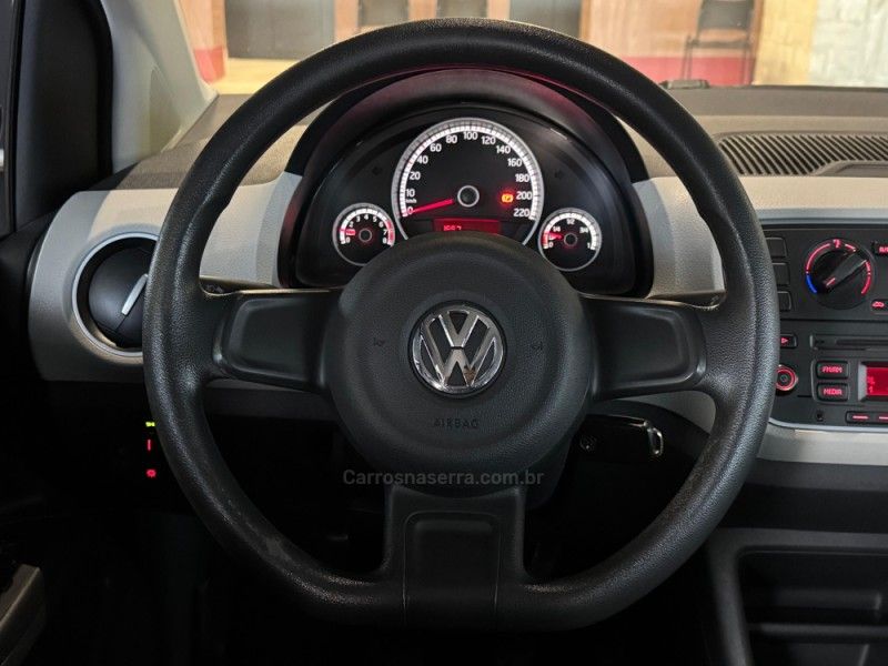 VOLKSWAGEN UP 1.0 TSI MOVE UP 12V 2015/2016 GRIFFCAR MULTIMARCAS DOIS IRMÃOS / Carros no Vale