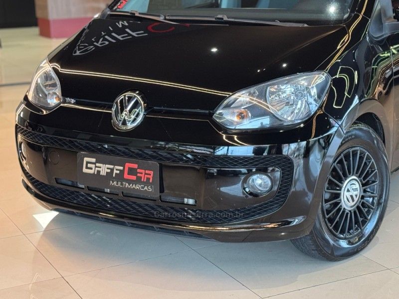 VOLKSWAGEN UP 1.0 TSI MOVE UP 12V 2015/2016 GRIFFCAR MULTIMARCAS DOIS IRMÃOS / Carros no Vale