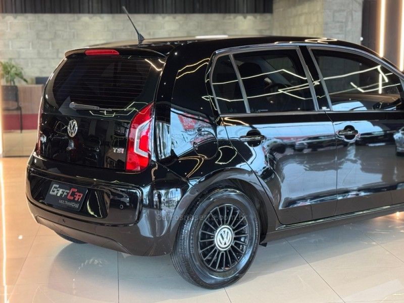 VOLKSWAGEN UP 1.0 TSI MOVE UP 12V 2015/2016 GRIFFCAR MULTIMARCAS DOIS IRMÃOS / Carros no Vale