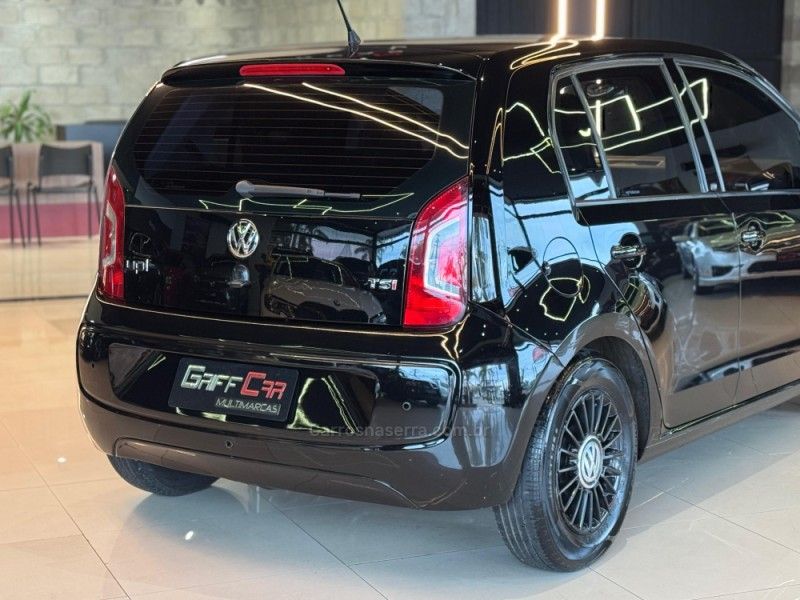 VOLKSWAGEN UP 1.0 TSI MOVE UP 12V 2015/2016 GRIFFCAR MULTIMARCAS DOIS IRMÃOS / Carros no Vale