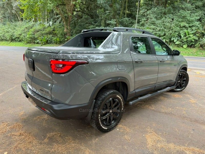 FIAT TORO 2.0 16V ULTRA 4X4 AT9 2023/2023 KASPER VEÍCULOS DOIS IRMÃOS / Carros no Vale