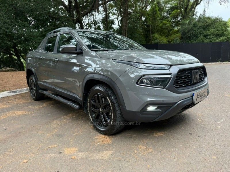 FIAT TORO 2.0 16V ULTRA 4X4 AT9 2023/2023 KASPER VEÍCULOS DOIS IRMÃOS / Carros no Vale