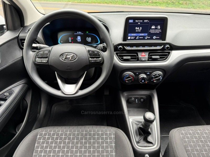 HYUNDAI HB20 1.0 12V LIMITED 2024/2025 KASPER VEÍCULOS DOIS IRMÃOS / Carros no Vale