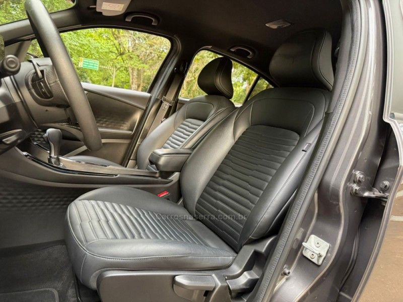 RENAULT DUSTER 1.6 DYNAMIQUE 4X2 16V 2018/2019 KASPER VEÍCULOS DOIS IRMÃOS / Carros no Vale