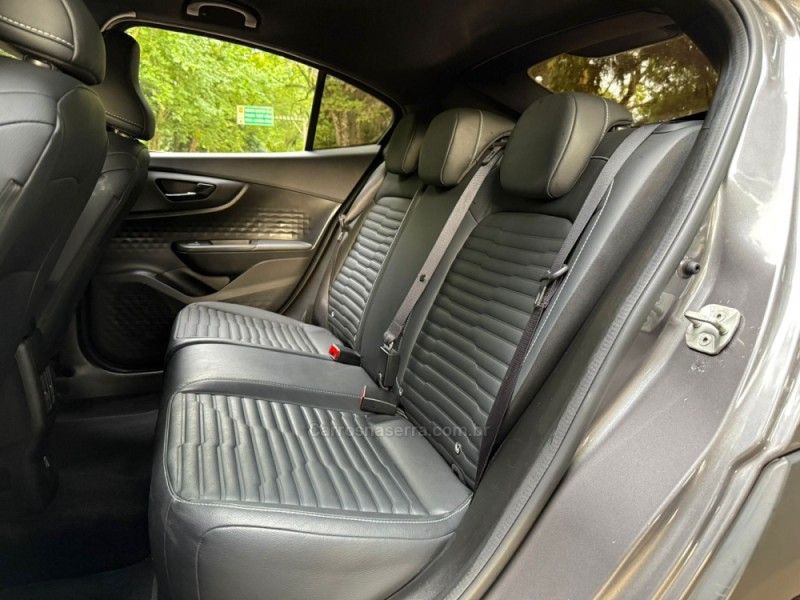 RENAULT DUSTER 1.6 DYNAMIQUE 4X2 16V 2018/2019 KASPER VEÍCULOS DOIS IRMÃOS / Carros no Vale