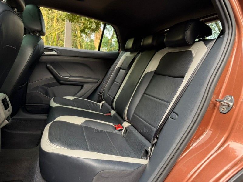 VOLKSWAGEN T-CROSS 1.4 HIGHLINE TSI 16V 2021/2021 KASPER VEÍCULOS DOIS IRMÃOS / Carros no Vale