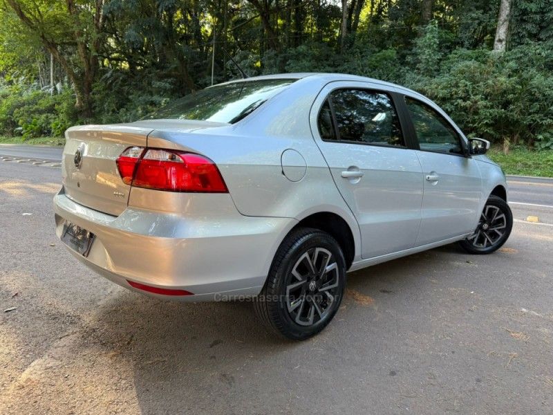 VOLKSWAGEN VOYAGE 1.6 MSI TOTALFLEX 2021/2022 KASPER VEÍCULOS DOIS IRMÃOS / Carros no Vale