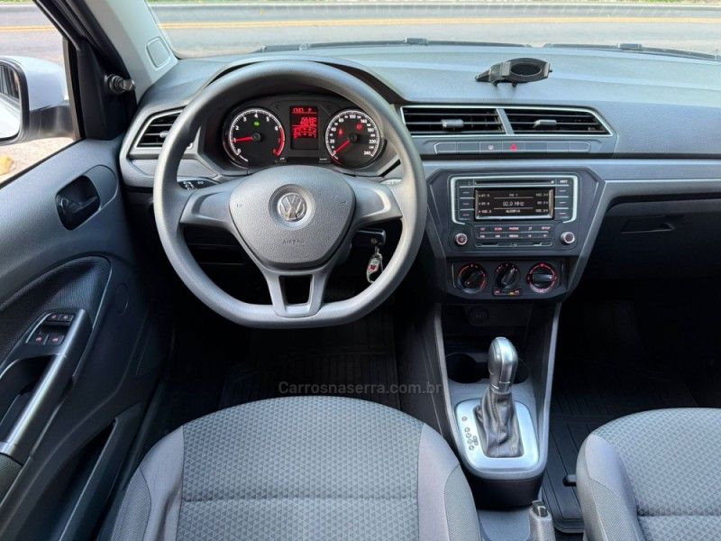 VOLKSWAGEN VOYAGE 1.6 MSI TOTALFLEX 2021/2022 KASPER VEÍCULOS DOIS IRMÃOS / Carros no Vale