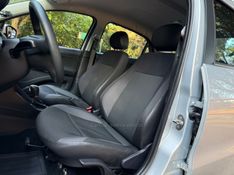 VOLKSWAGEN VOYAGE 1.6 MSI TOTALFLEX 2021/2022 KASPER VEÍCULOS DOIS IRMÃOS / Carros no Vale