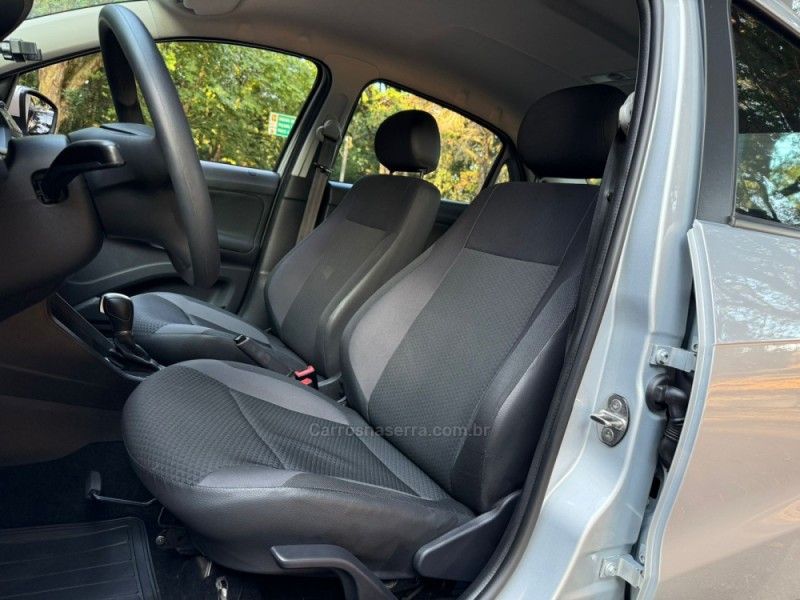 VOLKSWAGEN VOYAGE 1.6 MSI TOTALFLEX 2021/2022 KASPER VEÍCULOS DOIS IRMÃOS / Carros no Vale