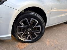 VOLKSWAGEN VOYAGE 1.6 MSI TOTALFLEX 2021/2022 KASPER VEÍCULOS DOIS IRMÃOS / Carros no Vale
