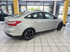 FORD FOCUS 2.0 TITANIUM FASTBACK 16V 2015/2015 PRIME MULTIMARCAS CAXIAS DO SUL / Carros no Vale
