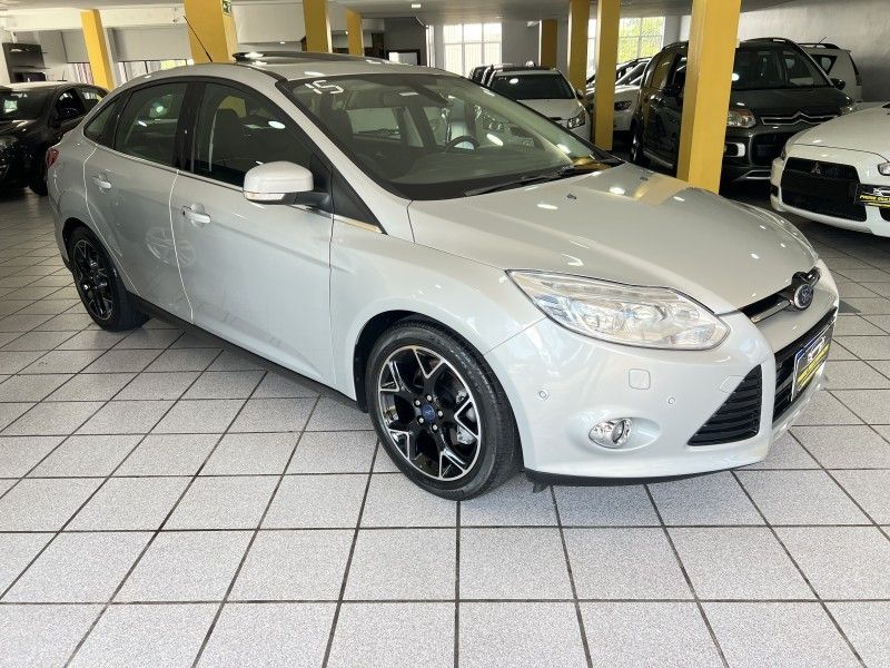 FORD FOCUS 2.0 TITANIUM FASTBACK 16V 2015/2015 PRIME MULTIMARCAS CAXIAS DO SUL / Carros no Vale