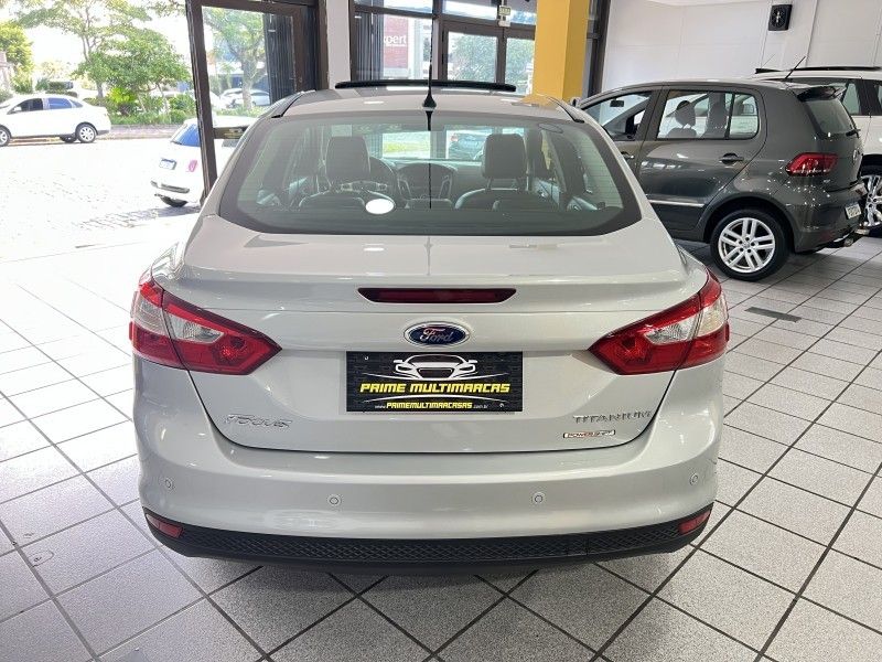 FORD FOCUS 2.0 TITANIUM FASTBACK 16V 2015/2015 PRIME MULTIMARCAS CAXIAS DO SUL / Carros no Vale