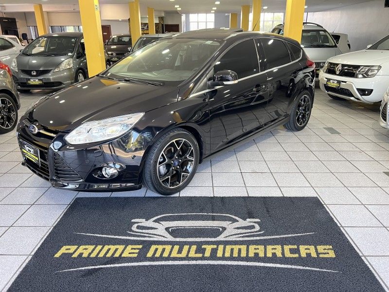 FORD FOCUS 2.0 TITANIUM PLUS HATCH 16V AUTO 2015/2015 PRIME MULTIMARCAS CAXIAS DO SUL / Carros no Vale