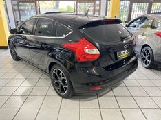 FORD FOCUS 2.0 TITANIUM PLUS HATCH 16V AUTO 2015/2015 PRIME MULTIMARCAS CAXIAS DO SUL / Carros no Vale